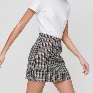 Aritzia Babaton Bryn Tweed Miniskirt - size 6